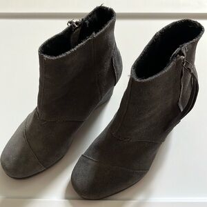 TOMS Grey Highwedge Desert Ankle Boots. Size 7